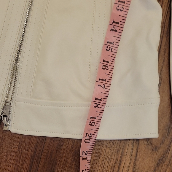 Guess Cream and Gray Leather Jacket with Modern Design - Picture 7 of 12